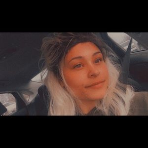 Meet your Posher, Selena